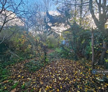 2 bedroom semi-detached house to rent - Photo 6