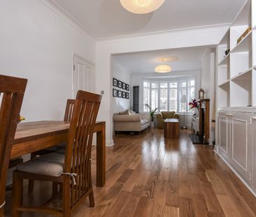 Semi-detached House to rent - Brent Road, London, SE18 - Photo 6