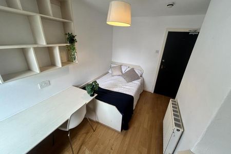 Headingley Avenue , - Photo 2