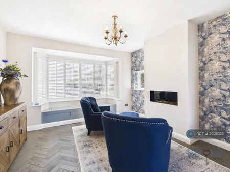 4 bedroom detached house to rent - Photo 4