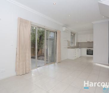 Spacious Stunning Townhouse! - Photo 1