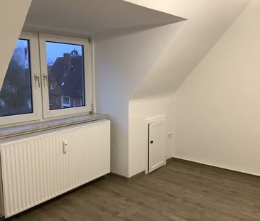 Renovierte 2,5-Zimmer-DG-Wohnung in St-Jürgen, sofort anmietbar. - Foto 1