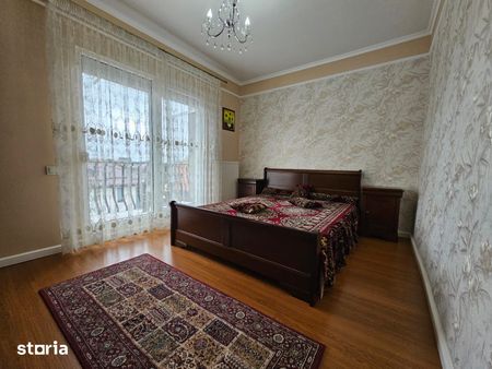 Apartament cu 3 camere de închiriat – Ultracentral - Fotografie 2