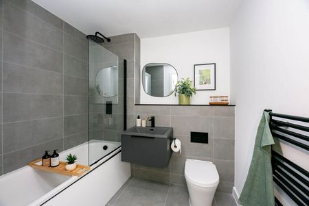 1 Bed Flat, Berkley Square, M5 - Photo 4