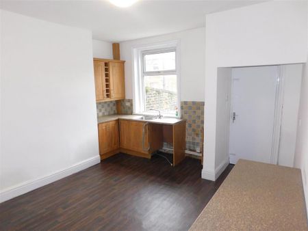 2 bedroom terraced house to rent - Photo 4