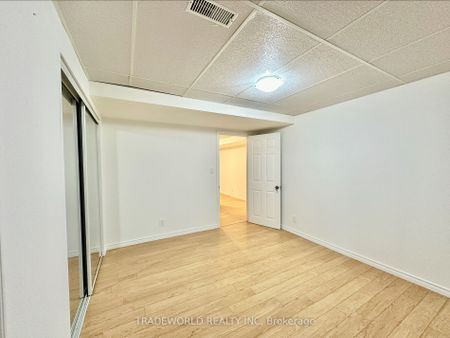 Detached Home For Lease | N8147456 - Photo 2