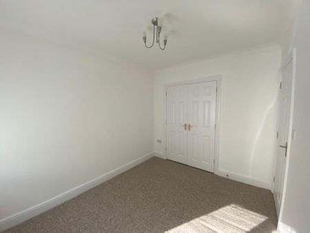 4 bedroom townhouse to rent - Photo 3