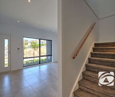 TOWNHOUSE IN BERWICK'S EXCLUSIVE HARK - Photo 2