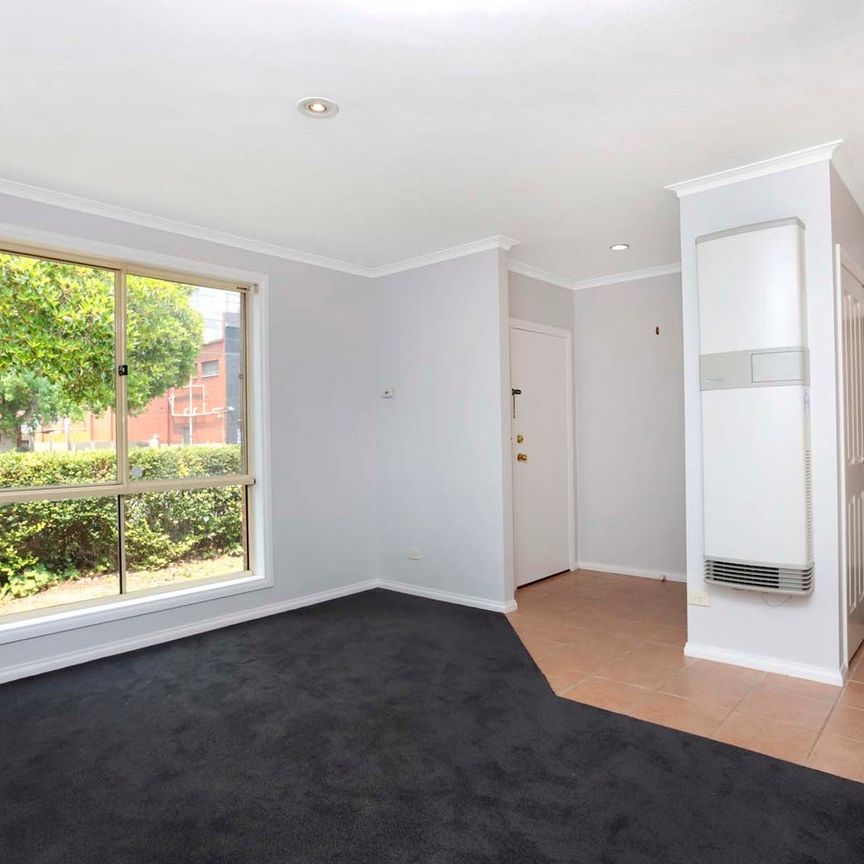 FRONT VILLA UNIT IN PRIME POSITION! - Photo 1