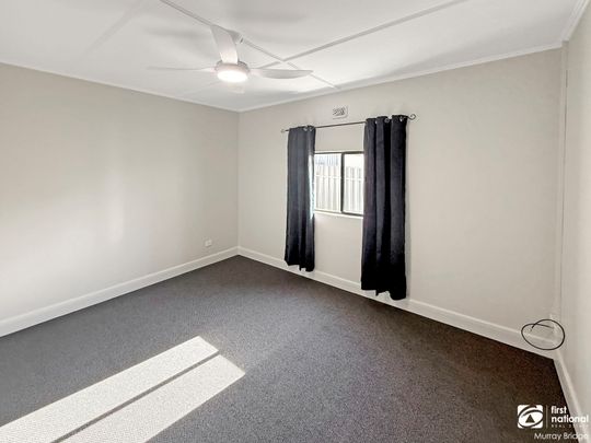 Spacious Four Bedroom Home - Fully Renovated! - Photo 1