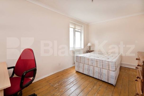 5 bedroom 3 bathroom town house split over 3 floors with garden - Photo 1
