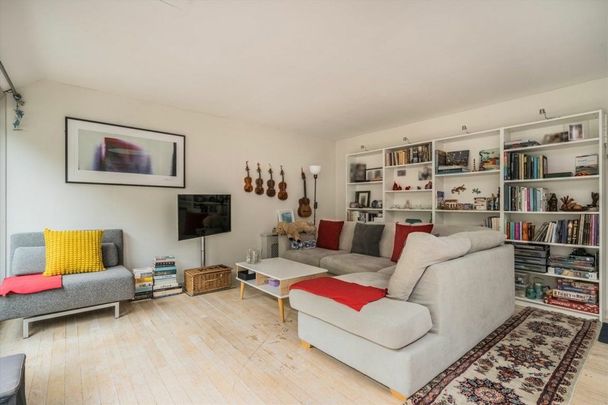 Hippodrome Mews, Notting Hill, W11 - Photo 1