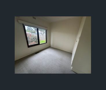 CHARMING AND MOVE IN READY! - Photo 2