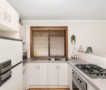 PEACEFUL CUL-DE-SAC LIVING NEAR THE LAKE - Photo 3