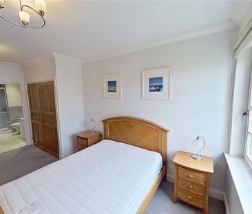 3 bedroom flat to rent - Photo 5