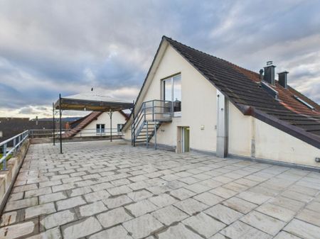 Grosszügige, lichtdurchflutete Wohnung mit Terrasse im Herzen des Dorfes - Foto 4