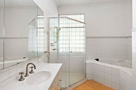 Thinking of selling? Contact our agent - Photo 3