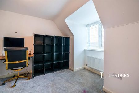 4 bedroom detached house to rent - Photo 3