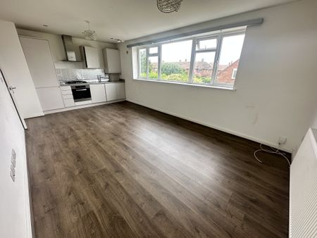 119-121 Clare Road, Surrey, TW19 - Photo 5