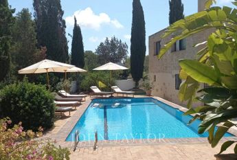 Cala Llonga, Balearic Islands 07849