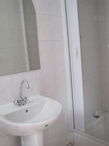 A LOUER APPARTEMENT PROCHE GARE ET CENTRE VILLE DE ST QUENTIN 02100 - Photo 5