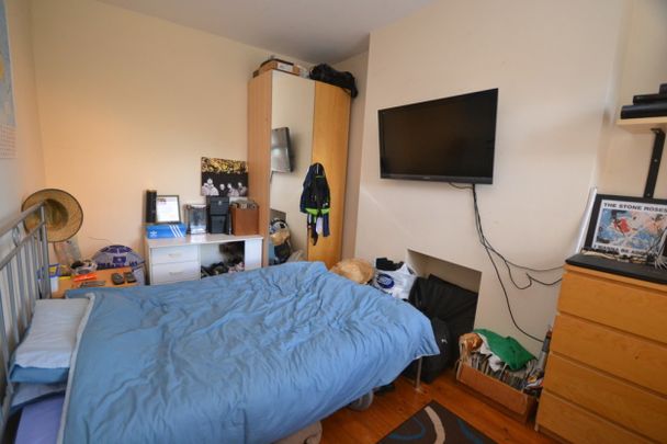 3 bed Flat for Rent - Photo 1