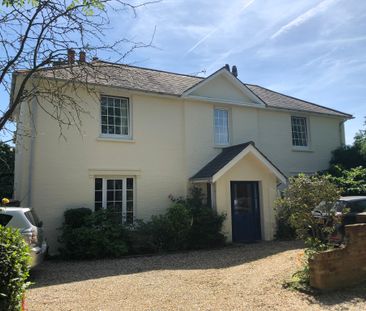 Four Bedroom Detached House to Rent in Chelmsford - Photo 2