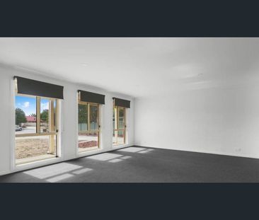 Neat 3 bedroom in quiet area, Easy access to highway - Photo 5