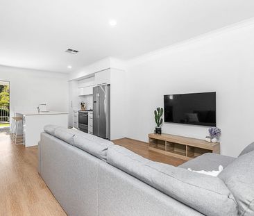 SIMPLY STUNNING SUCCESS - Photo 4