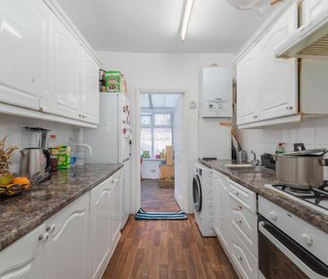 3 bedroom terraced house to rent - Photo 6