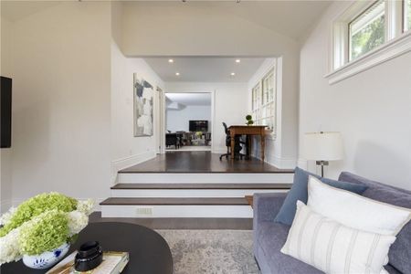 For Lease - 212 King Street, Oakville, Ontario - Photo 3