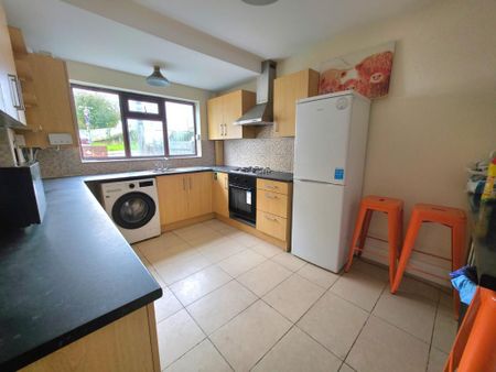 3 bedroom terraced house to rent - Photo 3