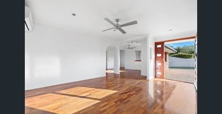 Spacious Family Home - Photo 4