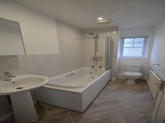 2 bedroom terraced house to rent - Photo 1