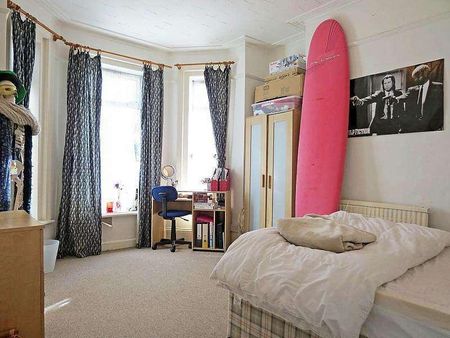 Bedroom Detached House In Winton, BH8 - Photo 4
