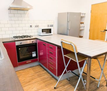 Chiswick Terrace, Leeds - Photo 2