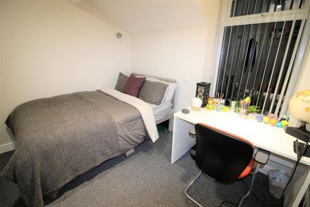 5 bedroom private hall to rent - Photo 3