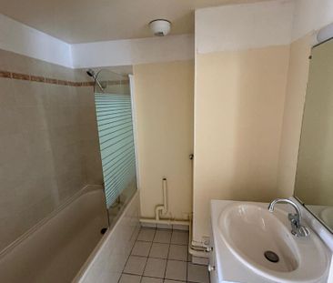 Location Appartement 1 pièce 23m² - Photo 3