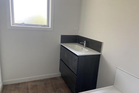 515 Tweed Street, Newfield - Photo 5