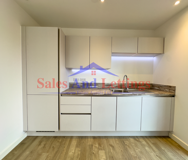 3 bedroom penthouse to rent - Photo 2