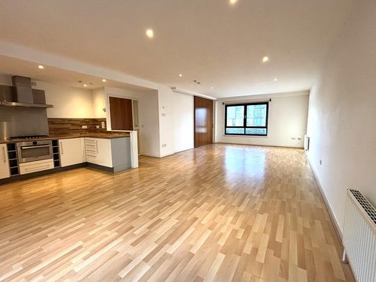 3 bedroom flat to rent - Photo 1