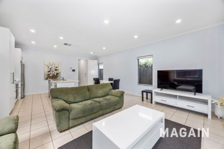 Partly Furnished Modern homette in great spot - Photo 5