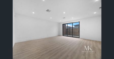 Spacious Family Home in Mickleham - Photo 5