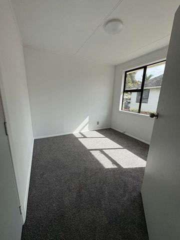 Charming 4BR Home in Otara! - Photo 4