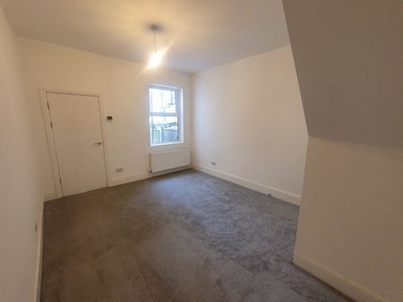 4 Bed Terraced House, Westfield Road, B67 - Photo 2