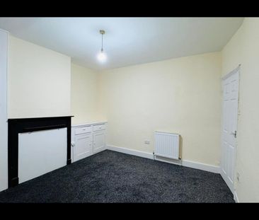 3 Bed Terraced House, Strone Road, E12 - Photo 3