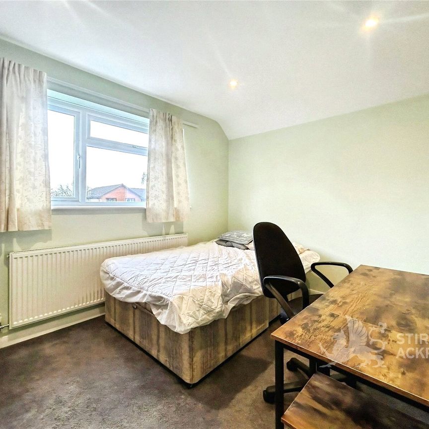 Manor Road, Guildford, Surrey, GU2 9NR - Photo 1