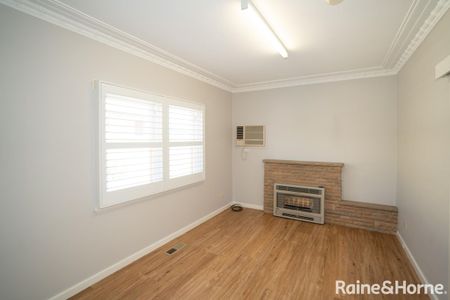 19 Darlow Street, Wagga Wagga, NSW 2650 - Photo 5