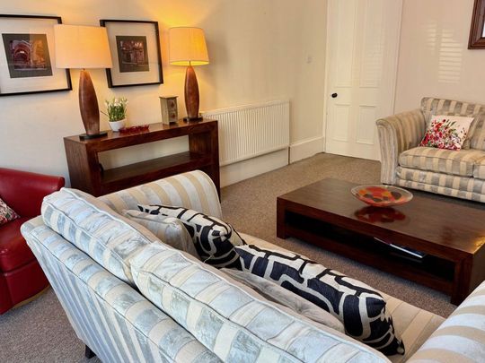 2 Bed Flat - Photo 1