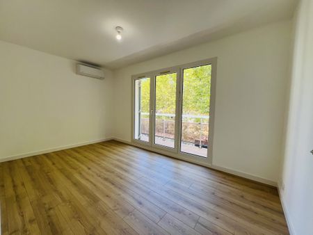 Location Appartement 3 pièces 76m² TOULON 83000 - Photo 2